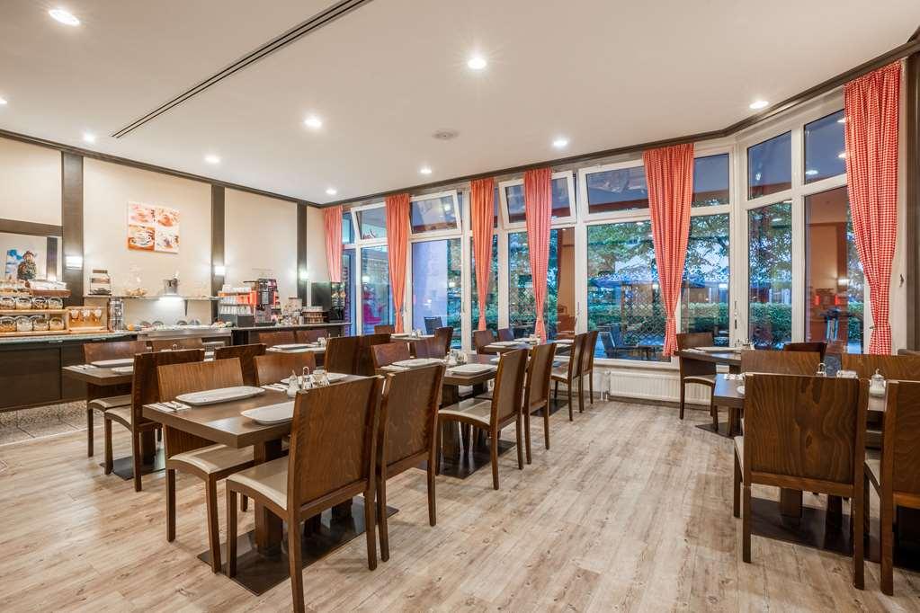 1, 2, Sleep Boardinghouse Unterschleissheim Zentrum Restoran foto